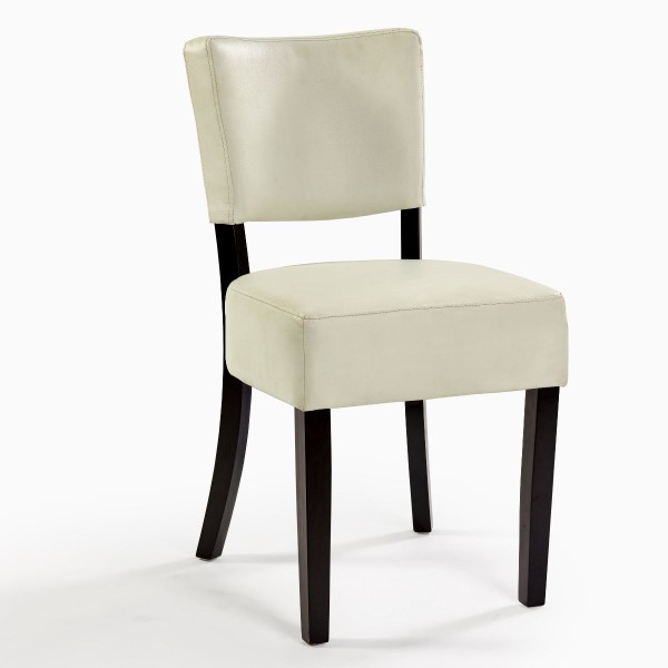 Silla blanca polipiel y patas de madera negras Foto: 9226b ok web (1)