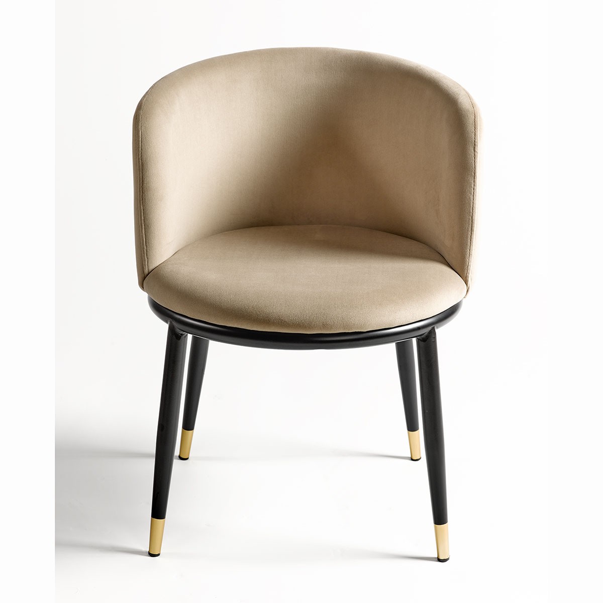 Silla de terciopelo beige con asiento redondo Foto: ALEA-B (6)