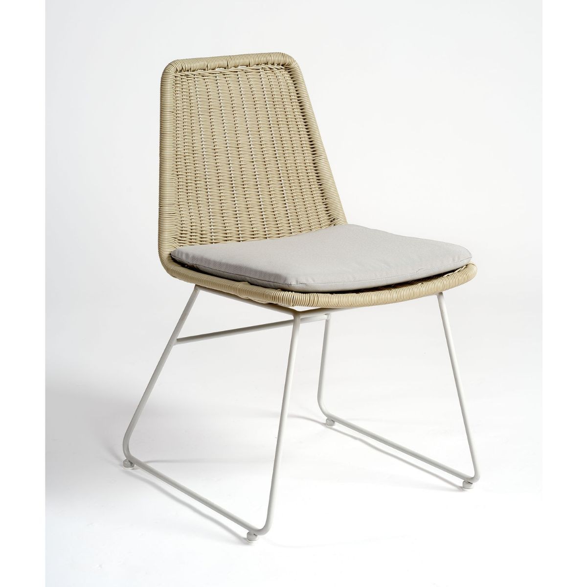 Silla de ratán sintético color tiza pata blanco piedra  Foto: LUCIA-WEB-OK (4)