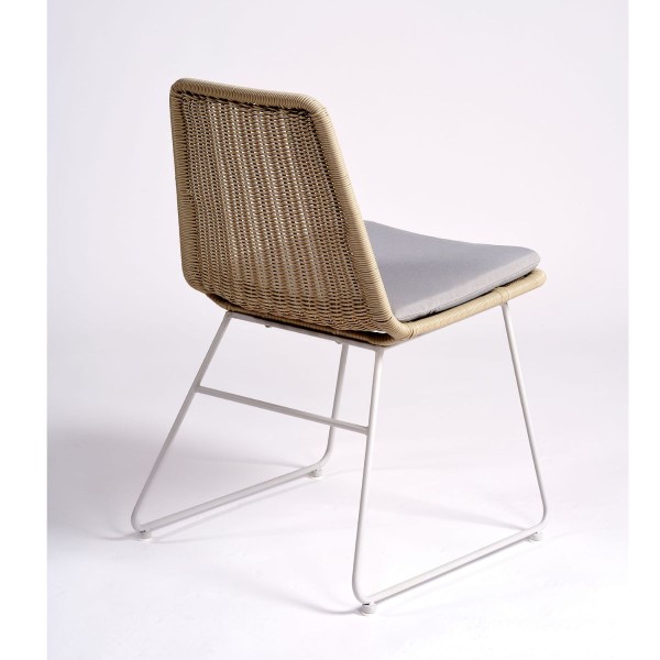 Silla de ratán sintético color tiza pata blanco piedra  Foto: LUCIA-WEB-OK (1)