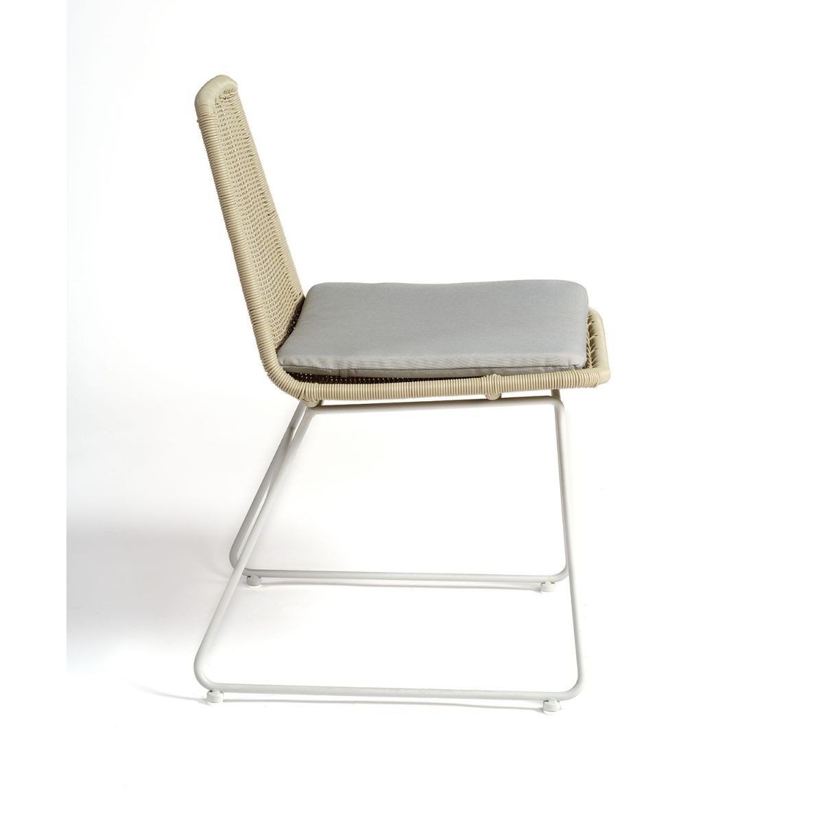 Silla de ratán sintético color tiza pata blanco piedra  Foto: LUCIA-WEB-OK (2)