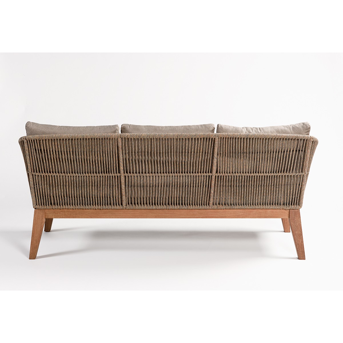 Sofa de madera y cuerda Foto: PALERMOSOFA-sofa-de-madera-y-cuerda-exterior