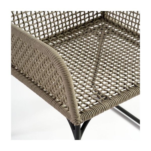 Silla para exterior de cuerda y metal color cemento Foto: ROSANA-C-sillon-cuerda-y-metal-gris-oscuro-detalle (4)