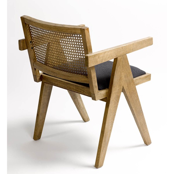 Silla de roble natural, rejilla y asiento de lino Foto: ARTHUR 2