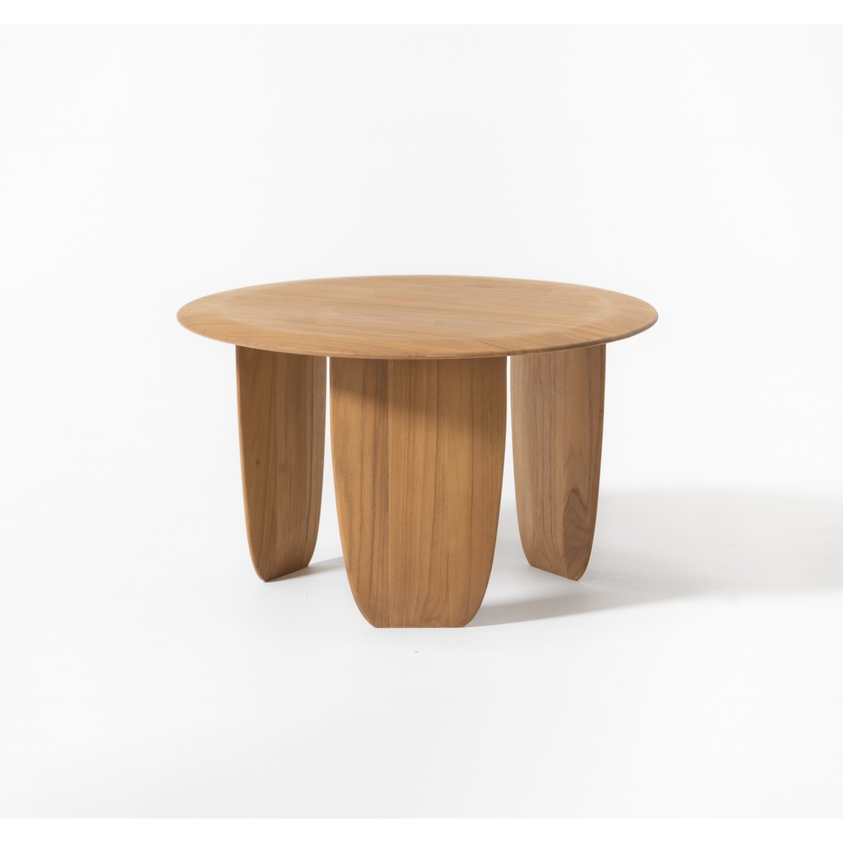 Mesa de centro redonda de teca con 3 patas Foto: LEILA TAB IFX 23-15 (1)