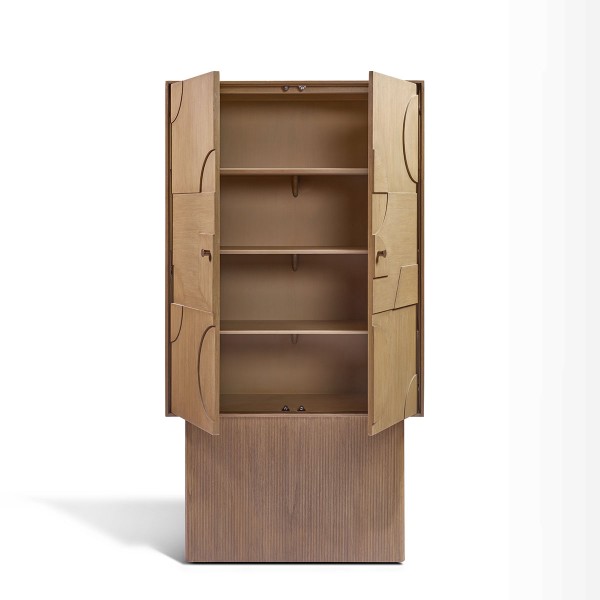 Armario madera natural dos puertas relieves geométricos 2
